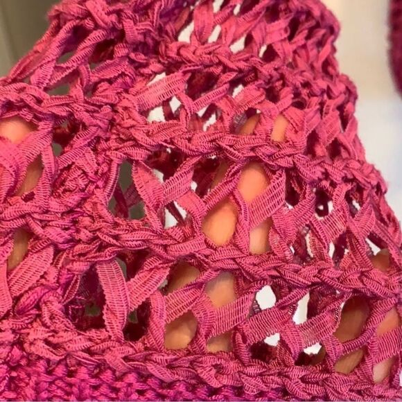 Guess pink sweater 🌺 - Picture 5 of 7